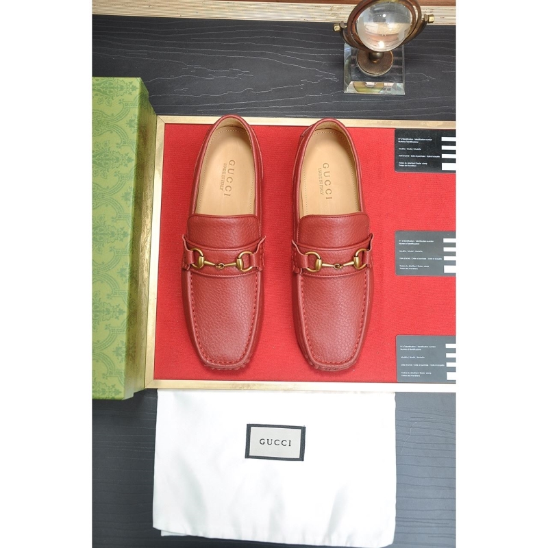 G*u*i leather shoes